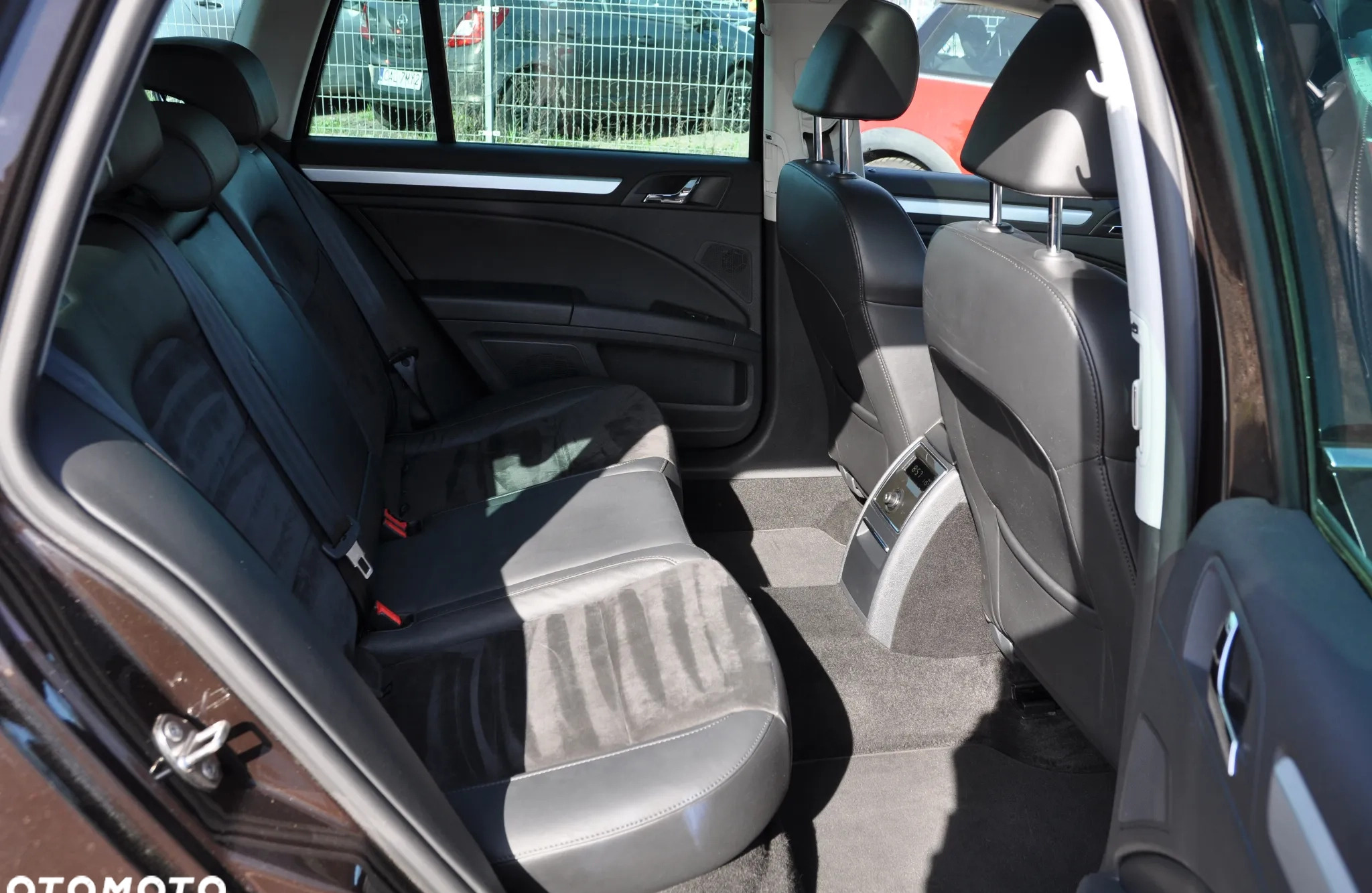 Skoda Superb cena 38900 przebieg: 190000, rok produkcji 2013 z Toruń małe 211
